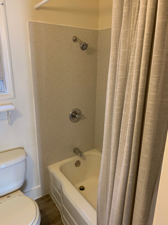2431 Lincoln Ave Unit B