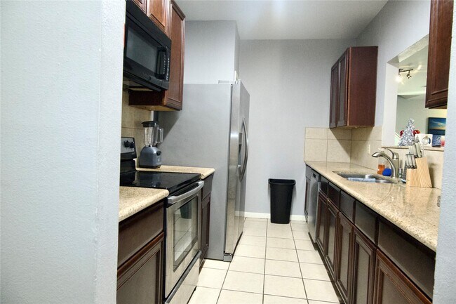 Photo - 3042 Holly Hall St