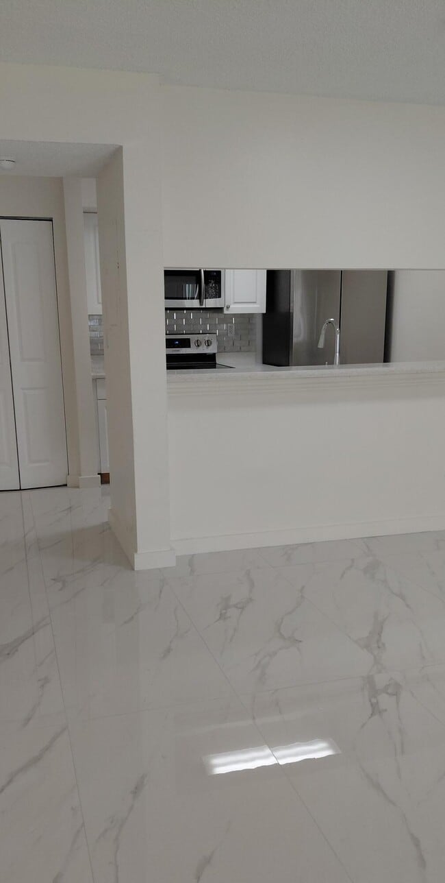 18276 Mediterranean Blvd Unit 4-6