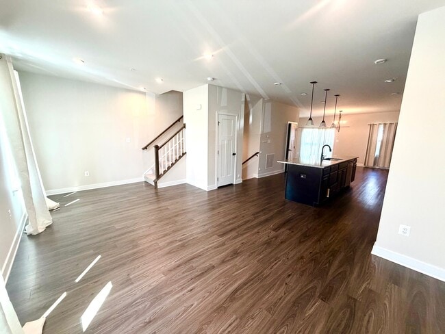 Photo - 6029 Goshawk St