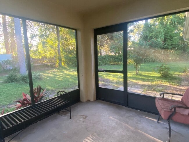Photo - 3/2 Rental With Large Fenced Backyard