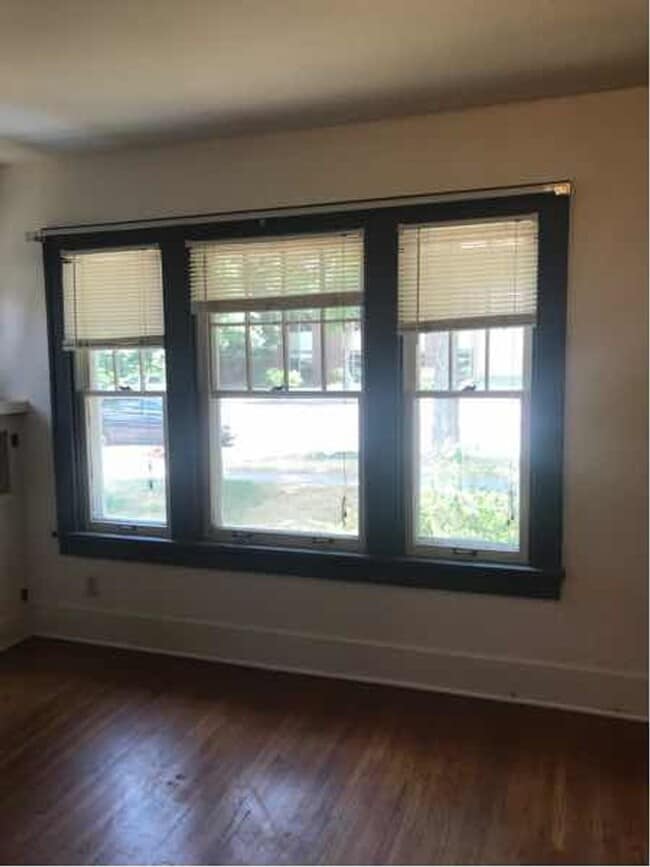 Photo - 904 1/2-310-312 E Elizabeth St Unit 310