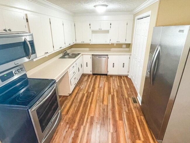 Photo - 1206 Golf St