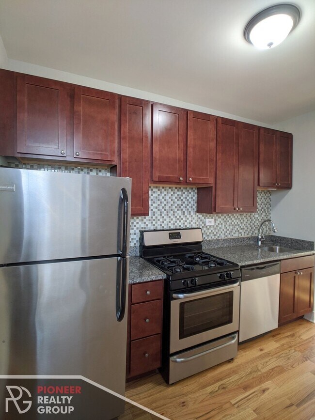 4423 N Wolcott Ave Unit 3