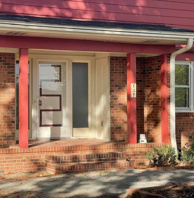 Photo - 137 N Dudley St