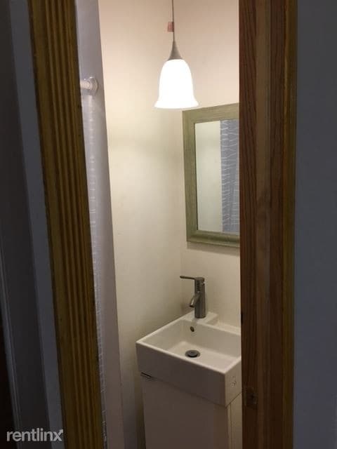 Photo - 2400 Perry St