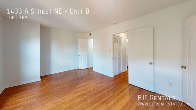Photo - 1433 A St NE Unit B