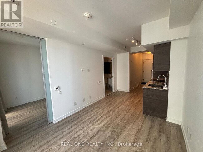Photo - 28 Wellesley St E Unit 3206