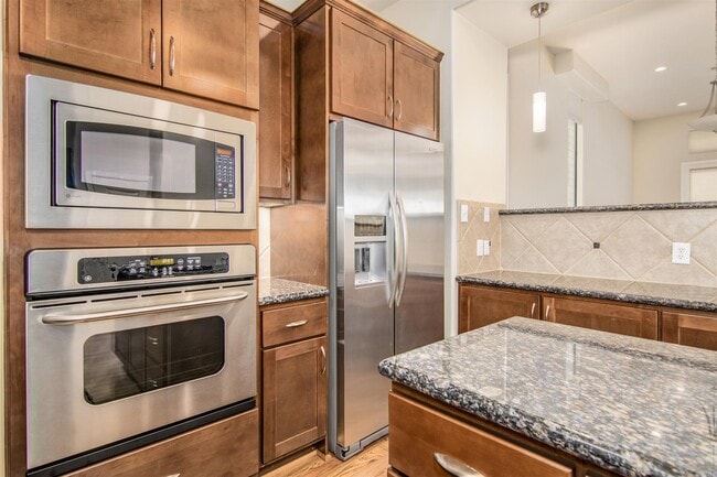 Photo - 5227 Lillian St