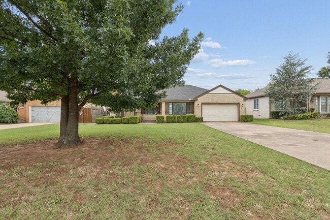 Photo - Beautiful Home in Nichols Hills FOR RENT