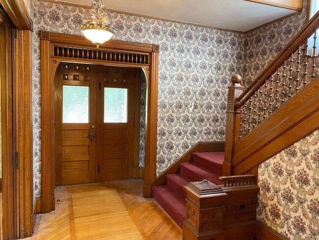 Photo - 120 Center St