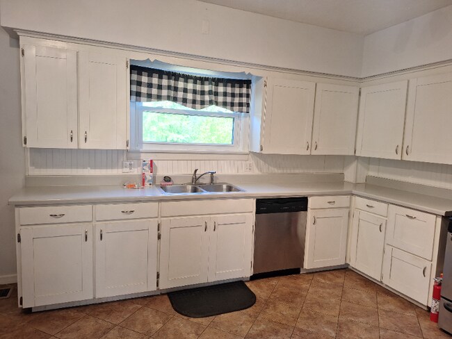 Photo - 116 W 3rd St