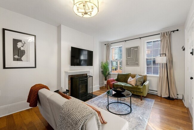 102 Revere St Unidad 1A
