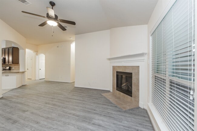 Building Photo - 3418 Lily Ranch Dr