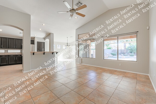 Photo - 703 W Canary Way