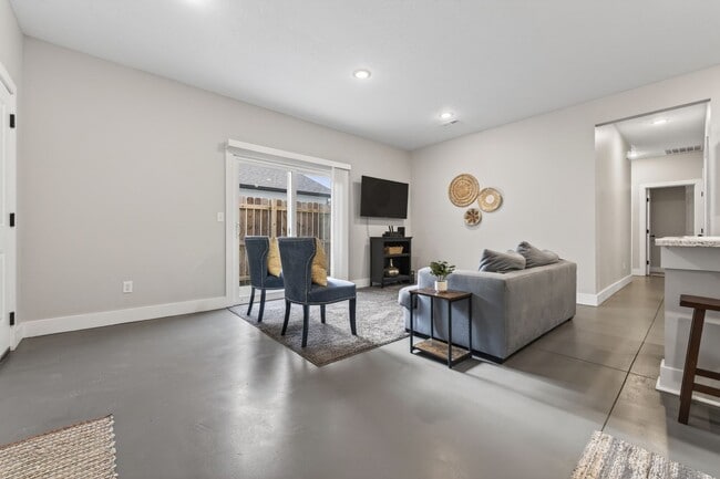 Photo - 2934 W Murdock St Unit #100