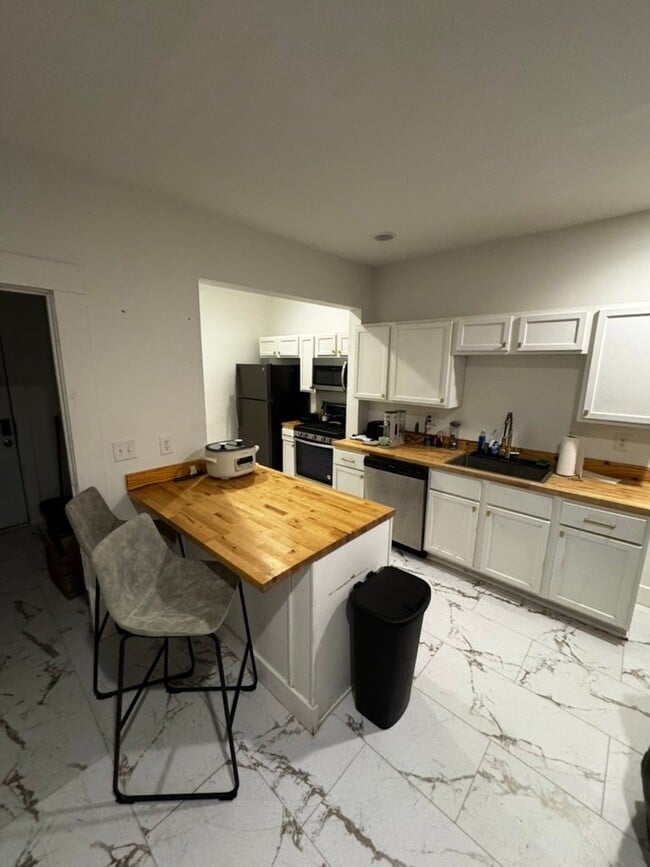 Photo - 556 N Oxford St Unit A