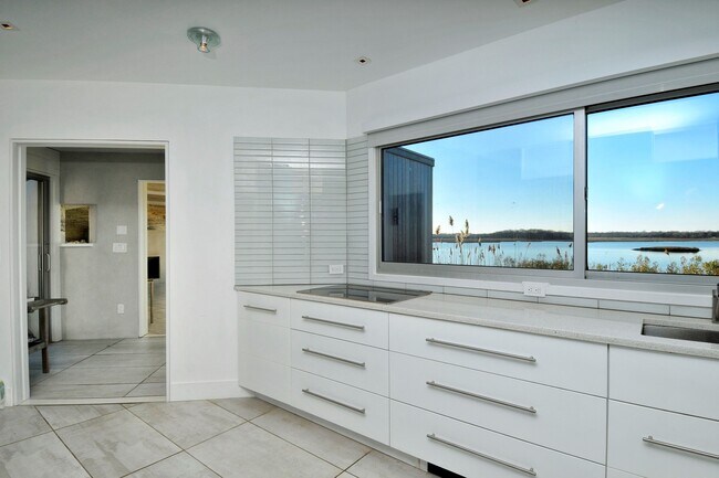 Photo - 91 Louse Point Rd