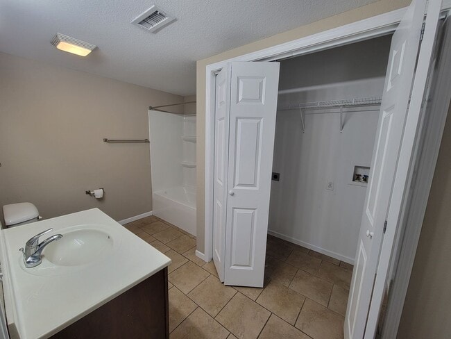 Photo - emi1067 Unit 1067