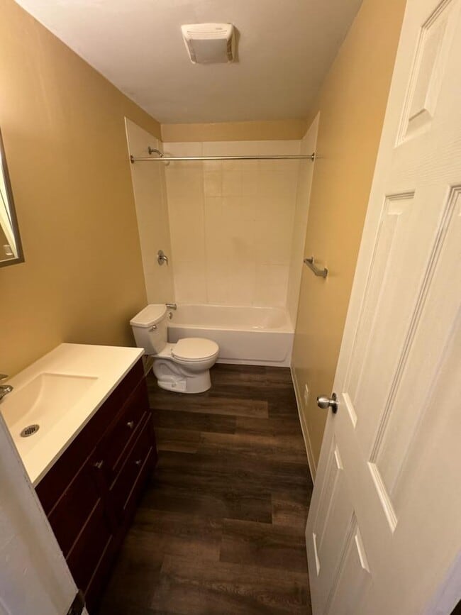 Studio Bathroom 110-7