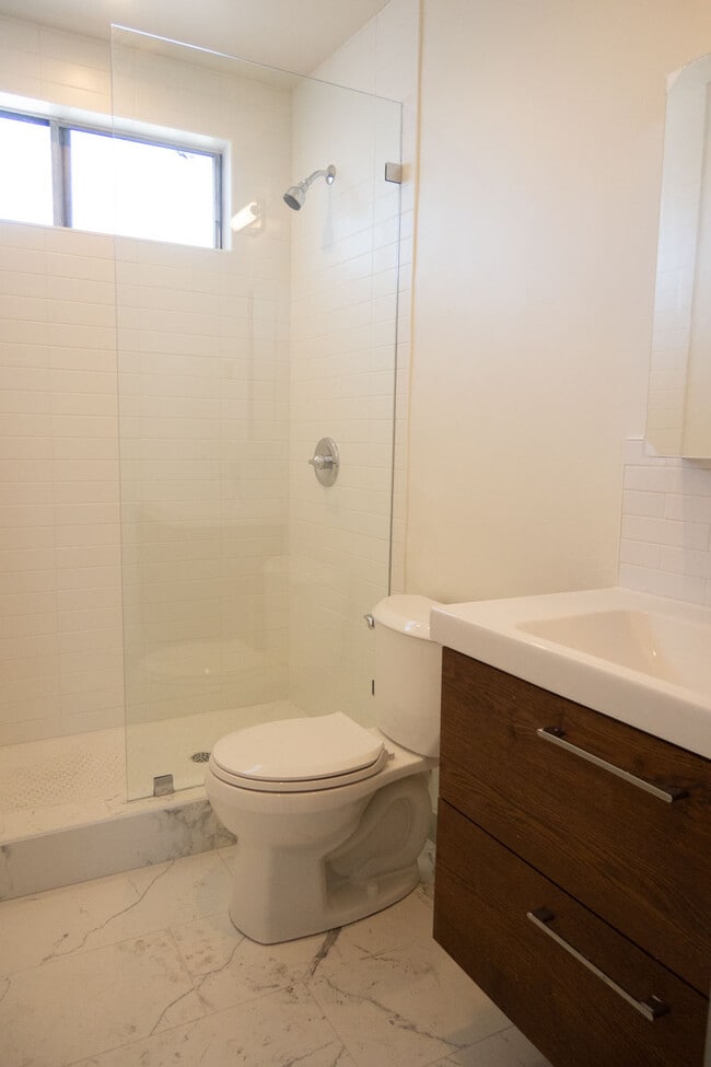 Photo - Carlyle Apartments