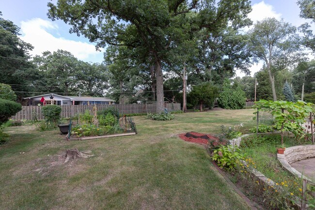 Photo - 3505 52nd St