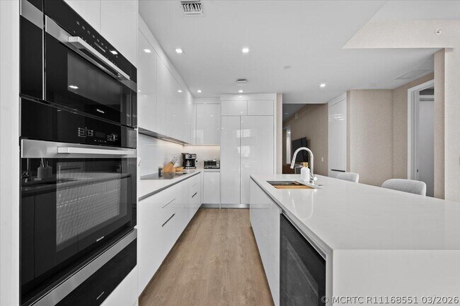 Photo - 220 Lake Shore Dr Unit 1401