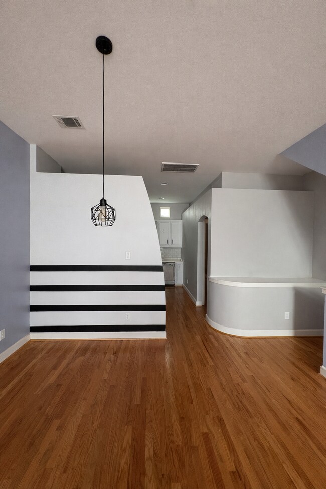 Photo - 5941 S Loop E