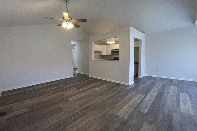 Photo - Spacious 3 Bedroom