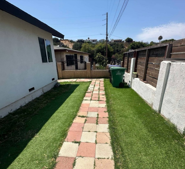 Photo - 415 Iona Dr