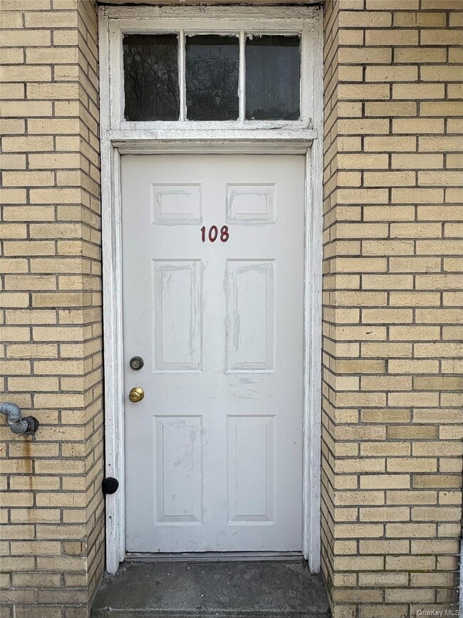 Building Photo - 108 Main St Unit 2