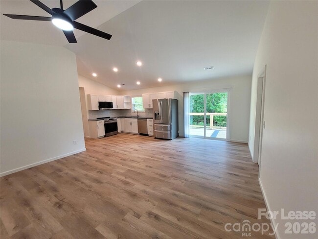 Photo - 115 Dorchester Ln