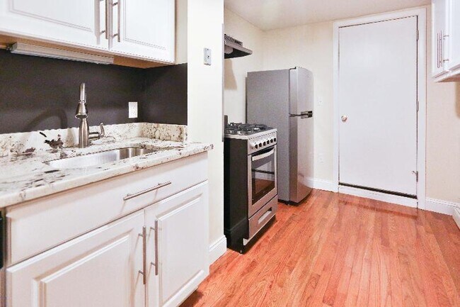 Photo - 238 Everett St Unit 1
