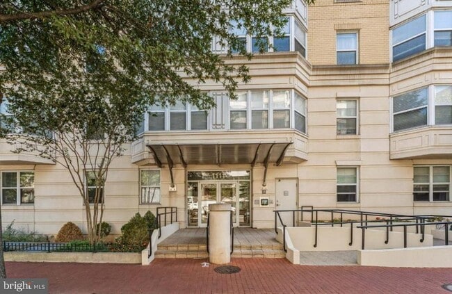 1111 11th St NW