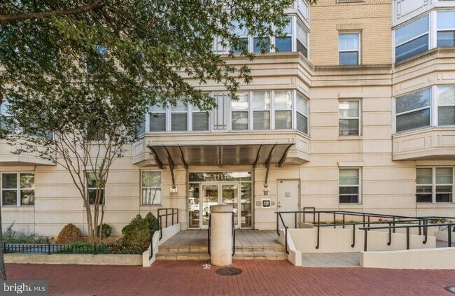Photo - 1111 11th St NW