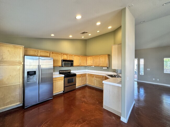 Photo - 678 Dockery Pl