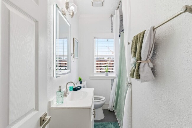 Photo - 1802 Wentworth St Unit SI ID1542671P