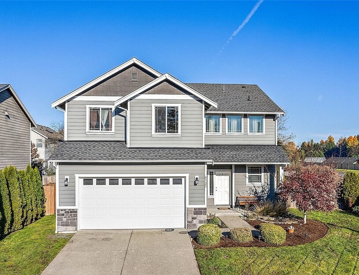 Wonderful 4 bedroom, 2 story home in Spanaway! - Wonderful 4 bedroom, 2 story home in Spanaway!