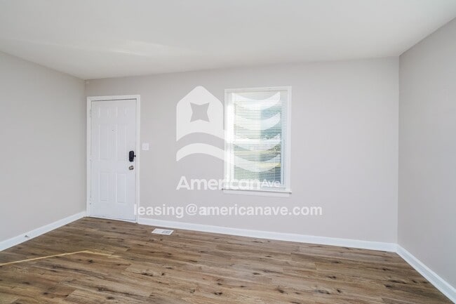 Photo - 2721 Algonquin Pkwy