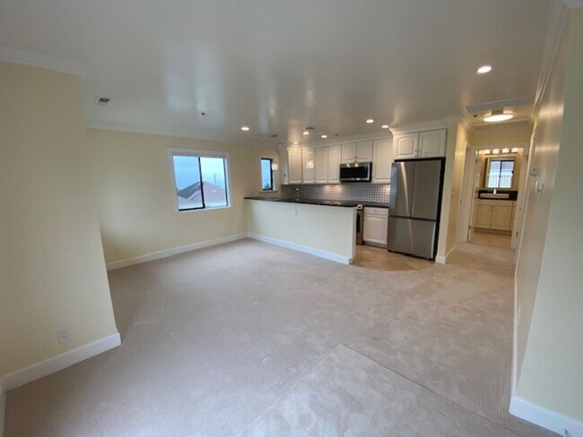 Photo - Bright & Stylish Monterey Condo