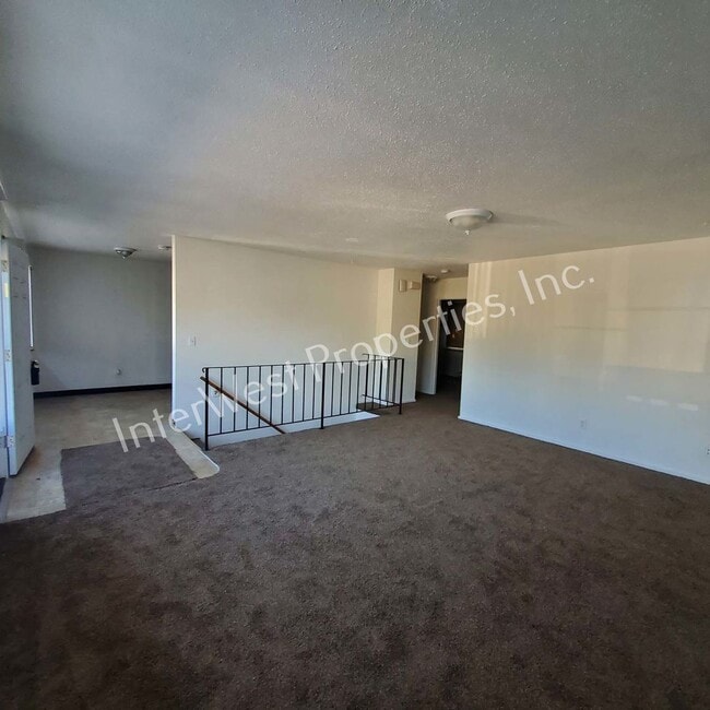 Photo - 11706 E Burnside St Unit 11714