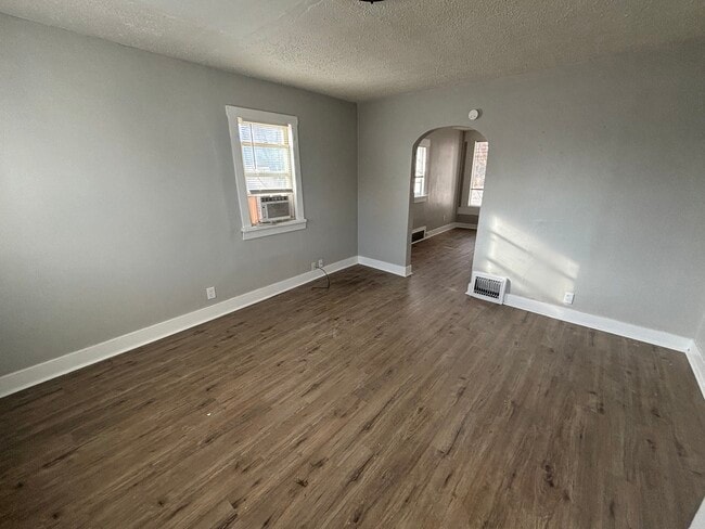 Photo - 109 S Maple St Unidad 1