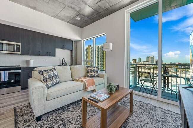 Building Photo - 617 N 12th St