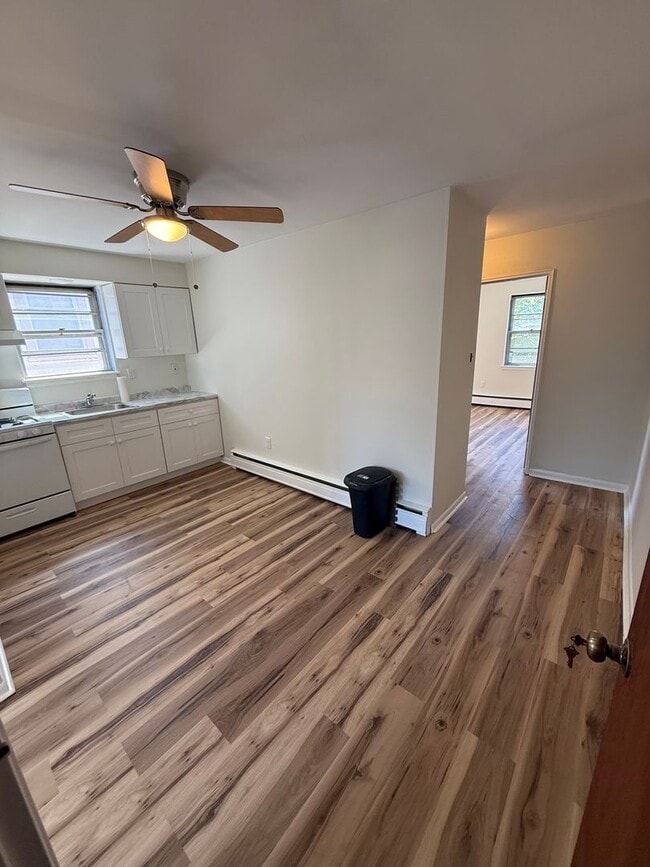 Photo - 324 Levick St Unidad 2nd Floor