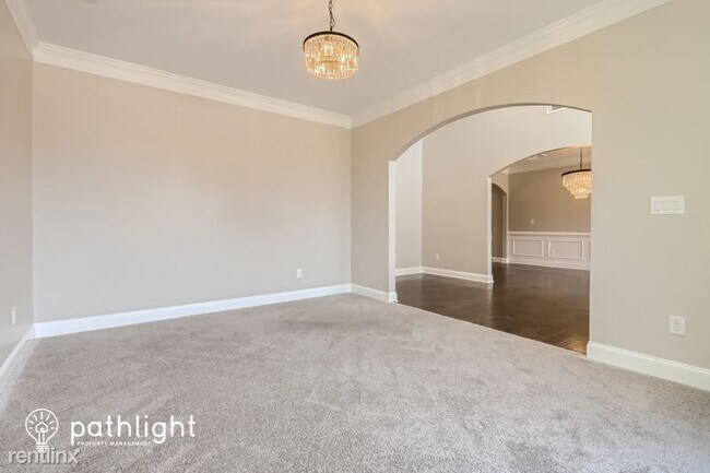 Photo - 5 br, 4 bath House - 4113 Roberts Crest Dr...