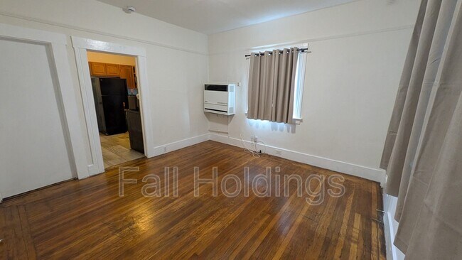 Building Photo - 1438 Alcatraz Ave Unit 1436
