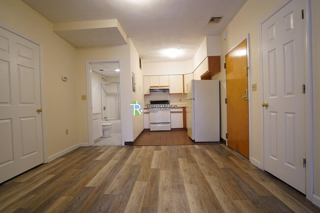 Photo - 81 Essex St Unit 63