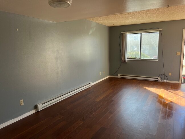 Photo - 44 Royal Crest Dr Townhome