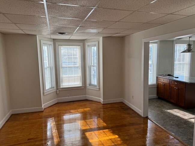 Building Photo - 21 Essex St Unit 1