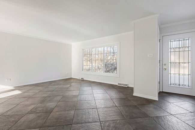 Photo - 28 E 55th St